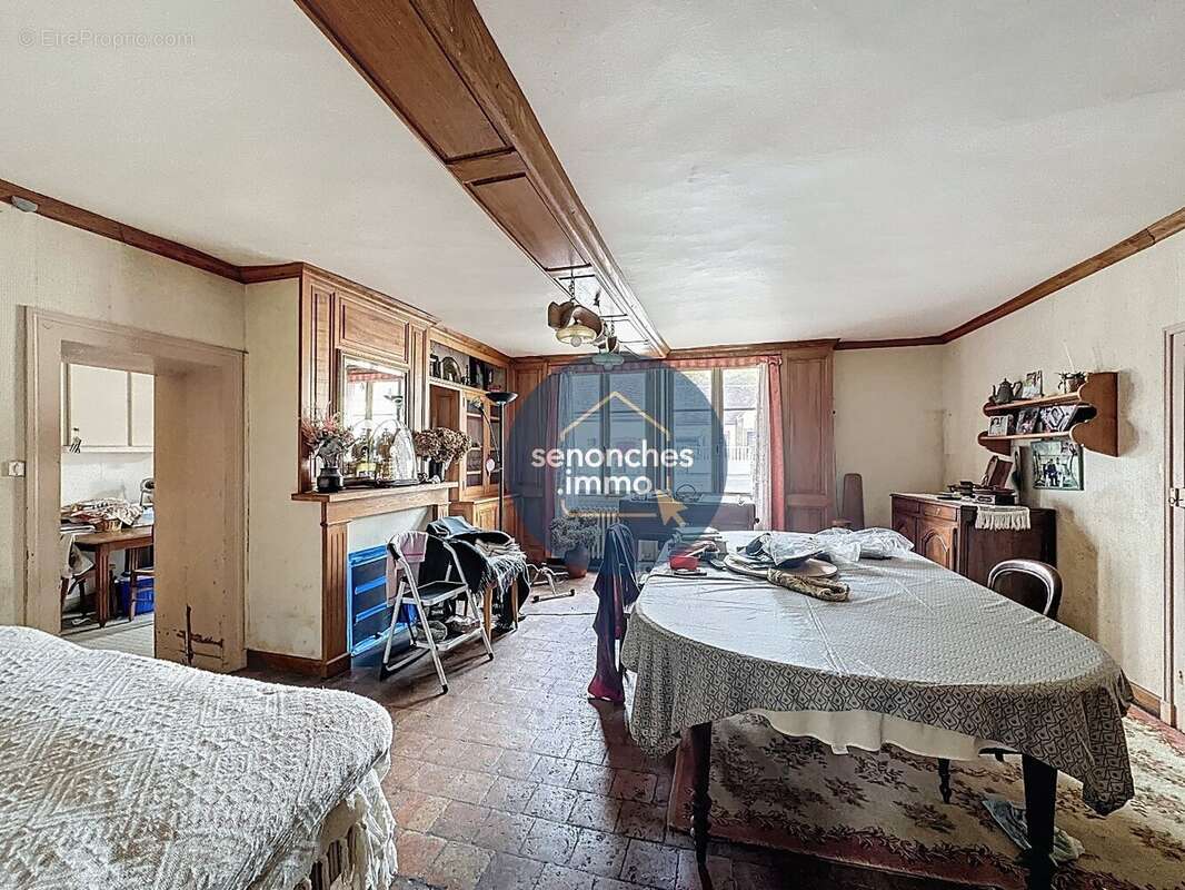 Maison à SAINT-VICTOR-DE-BUTHON