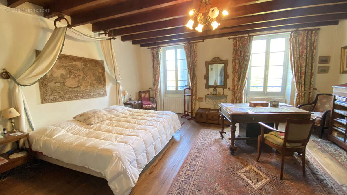 Maison à BOUTENAC-TOUVENT