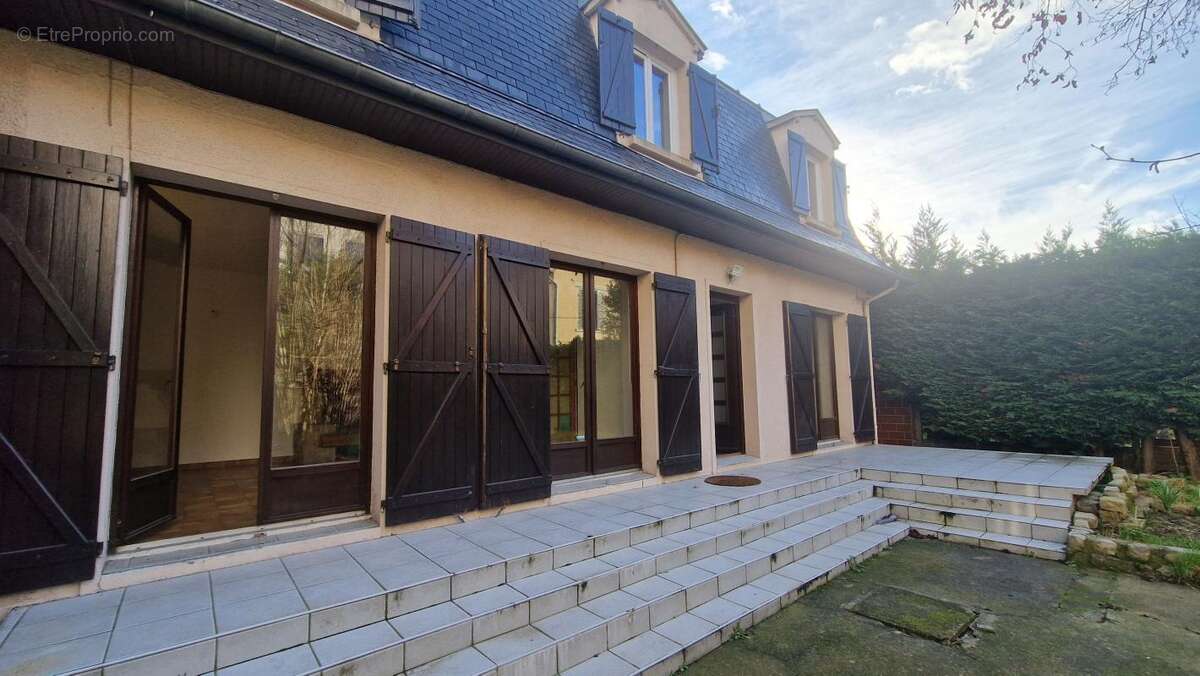 Maison à NEUILLY-SUR-MARNE