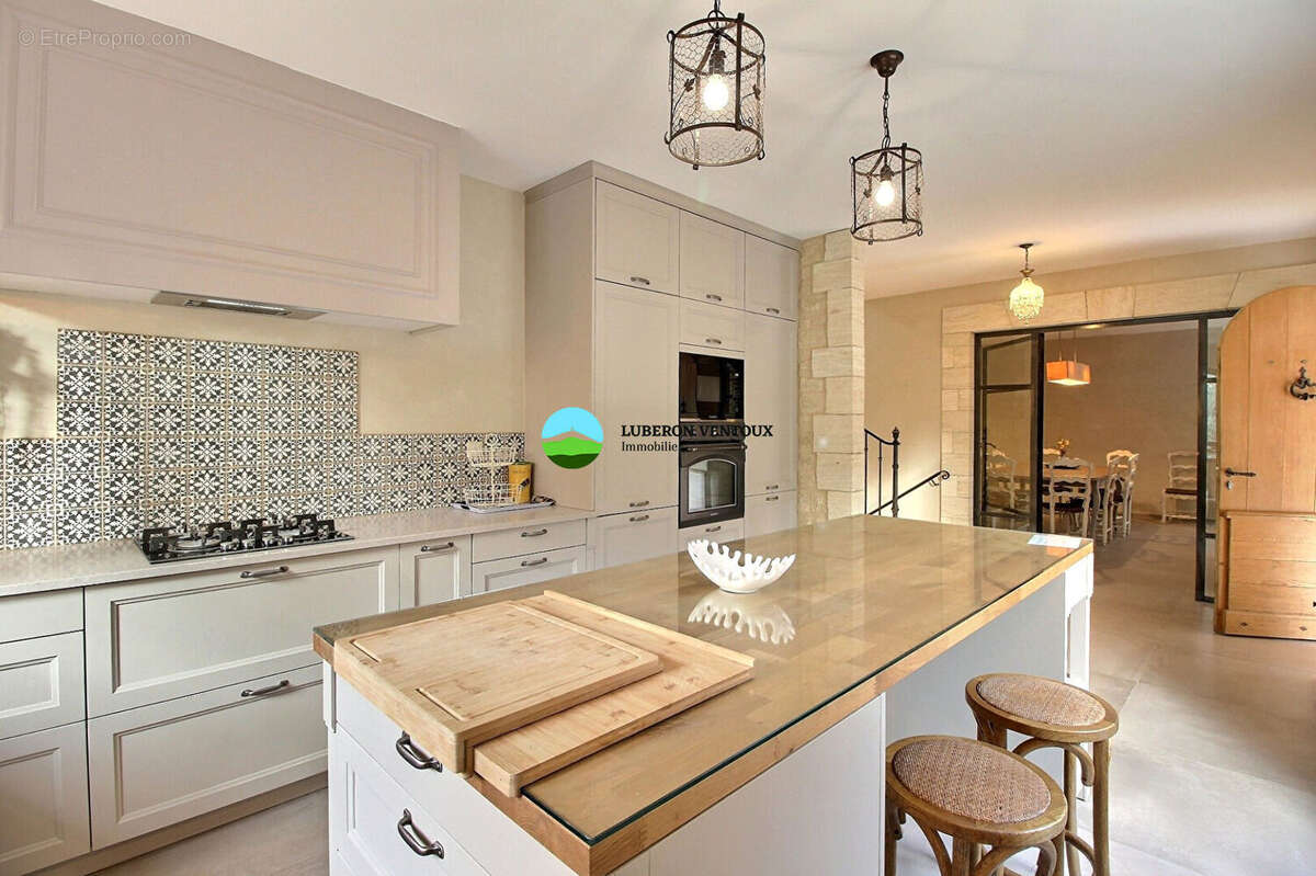 Maison à SAINT-PIERRE-DE-VASSOLS