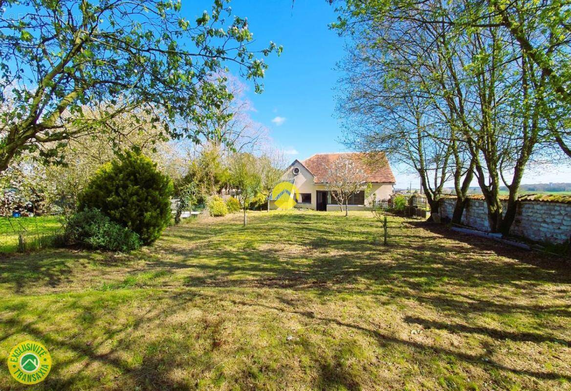 Maison à LUZE