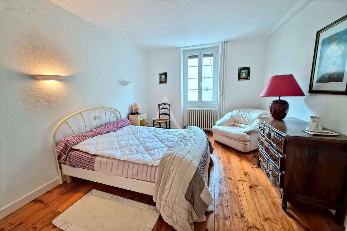 Maison à VILLENEUVE-DE-MARSAN