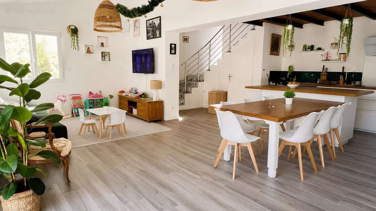 Maison 110 m² à Aubagne  - photo 4