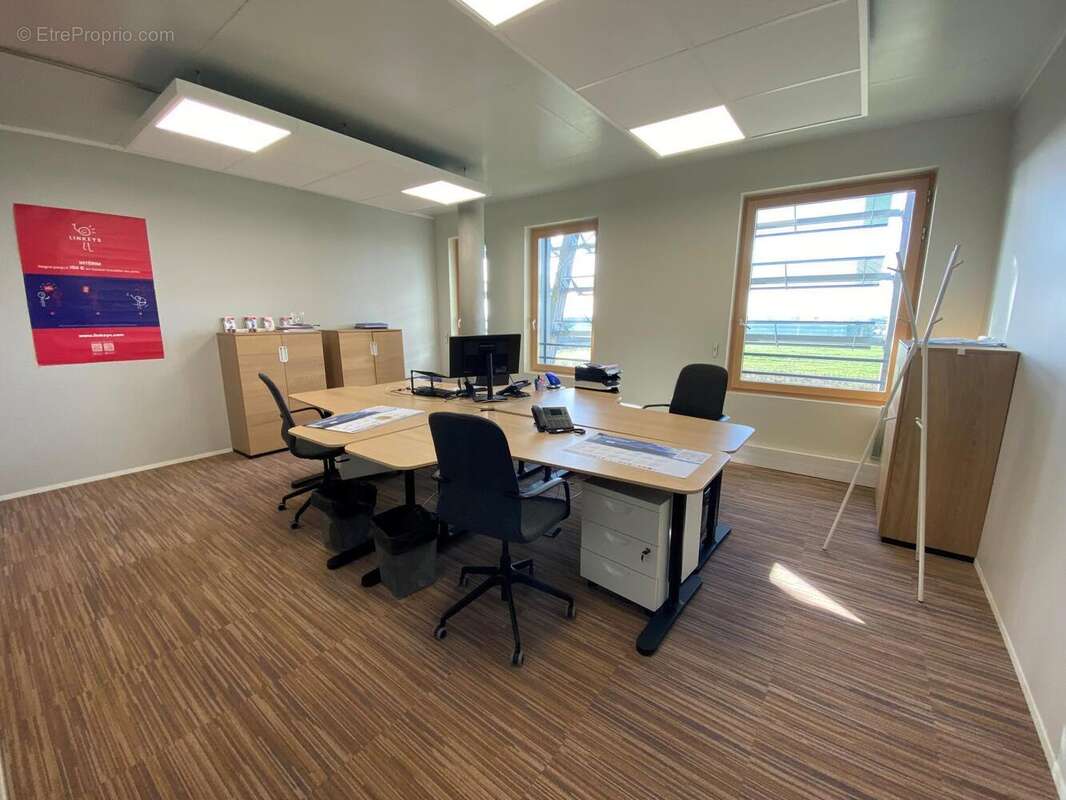 Photo 4 - Commerce à JONAGE