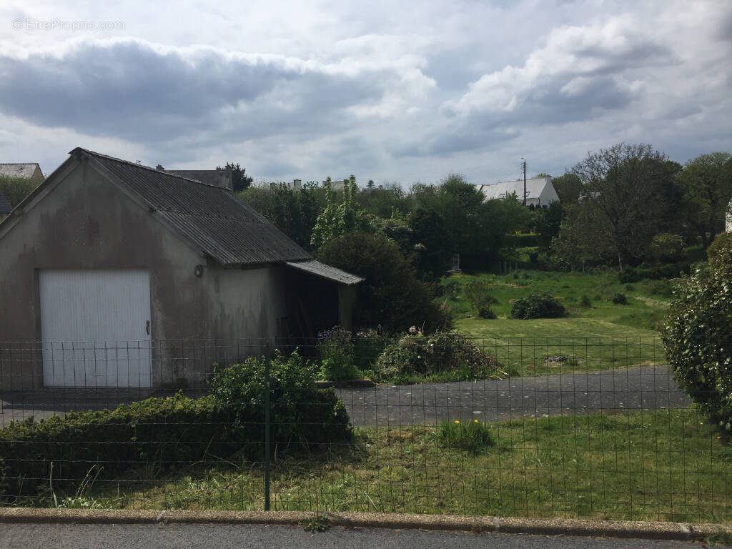 Terrain à PLOUEDERN