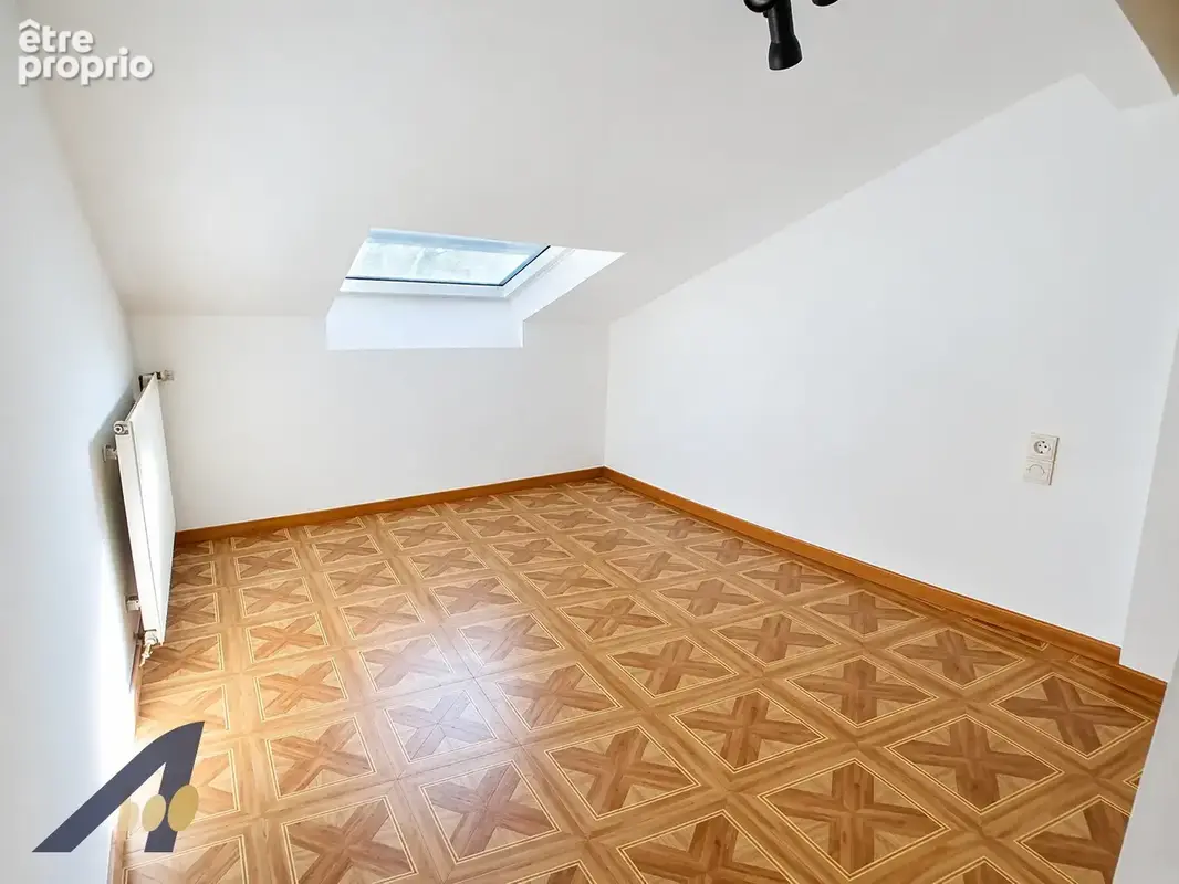 A vendre en exclusivité à Bart, belle maison mitoyenne familiale au calme avec jardin sans vis-à-vis - photo 7