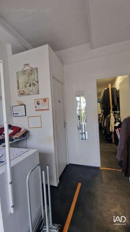 Photo 2 - Commerce à ANTONY