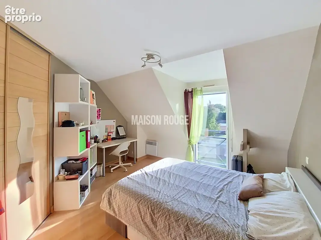 Maison familiale de 144 m² sur un terrain paysagé de 677 m² - photo 16