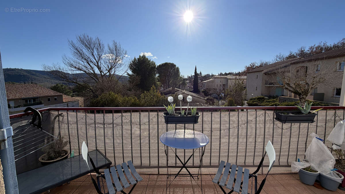 Appartement à GREOUX-LES-BAINS