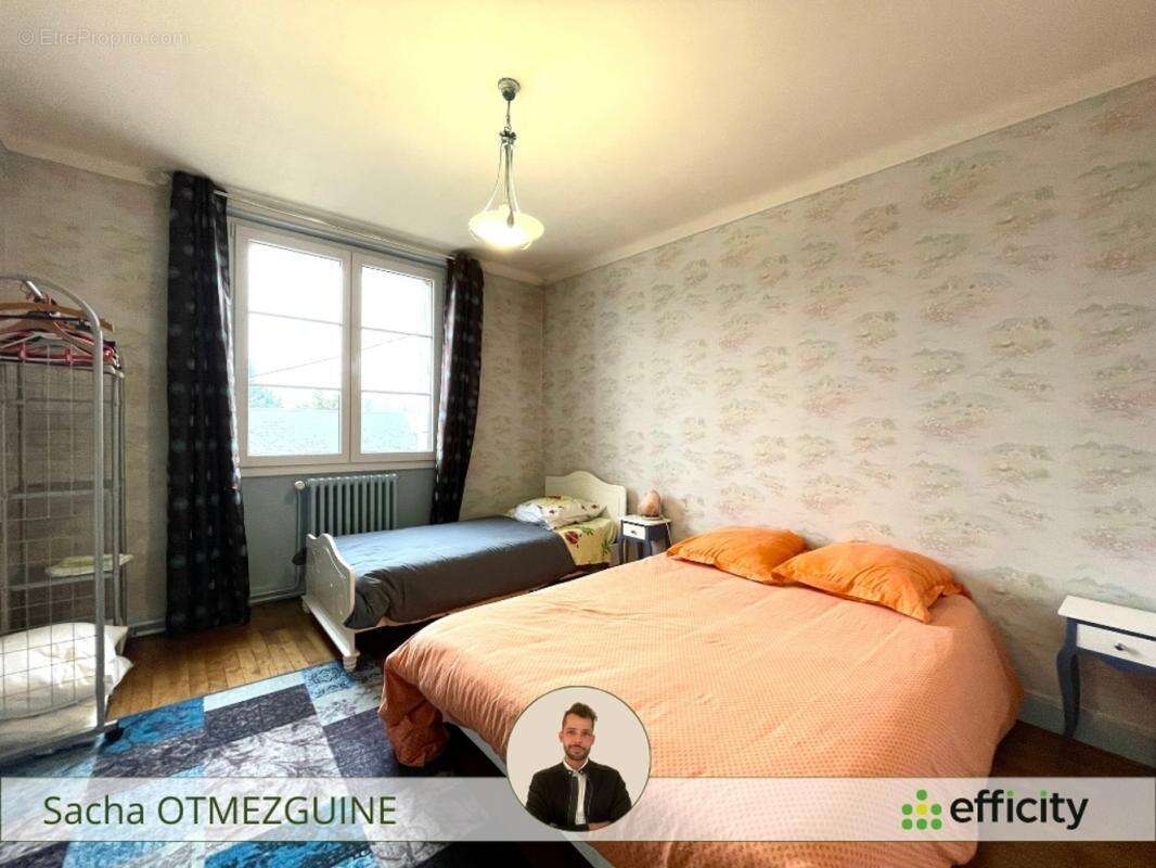 Maison 245 m² à Tournon-Saint-Martin  - photo 5