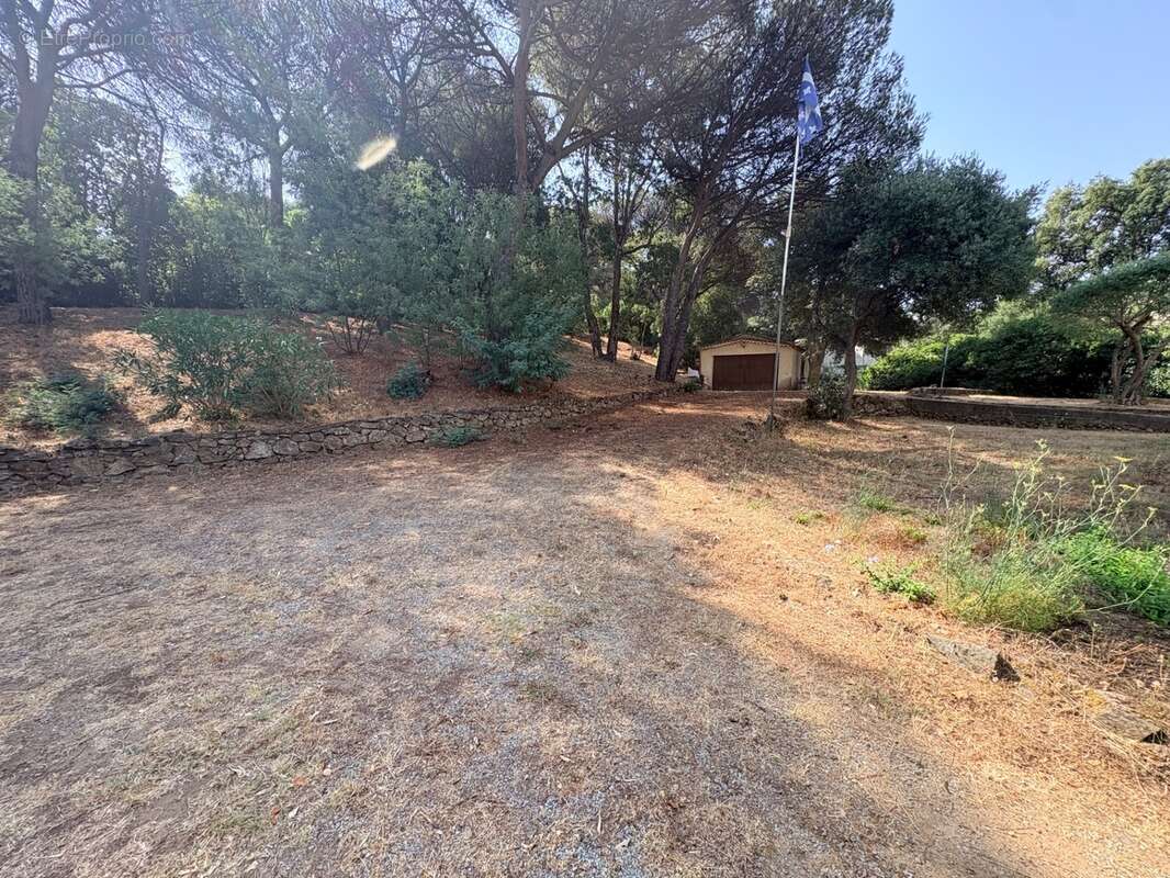 Terrain à vendre de 1 540,00 m² SAINTE MAXIME (83) - photo 3