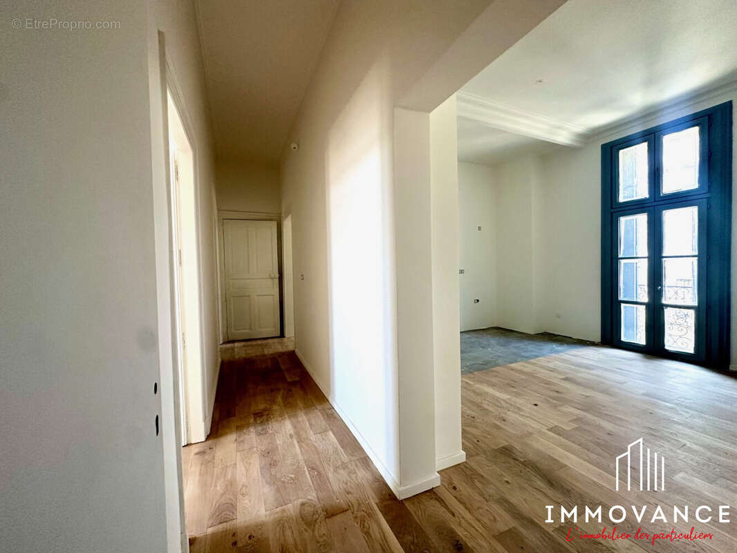 Appartement à VALERGUES