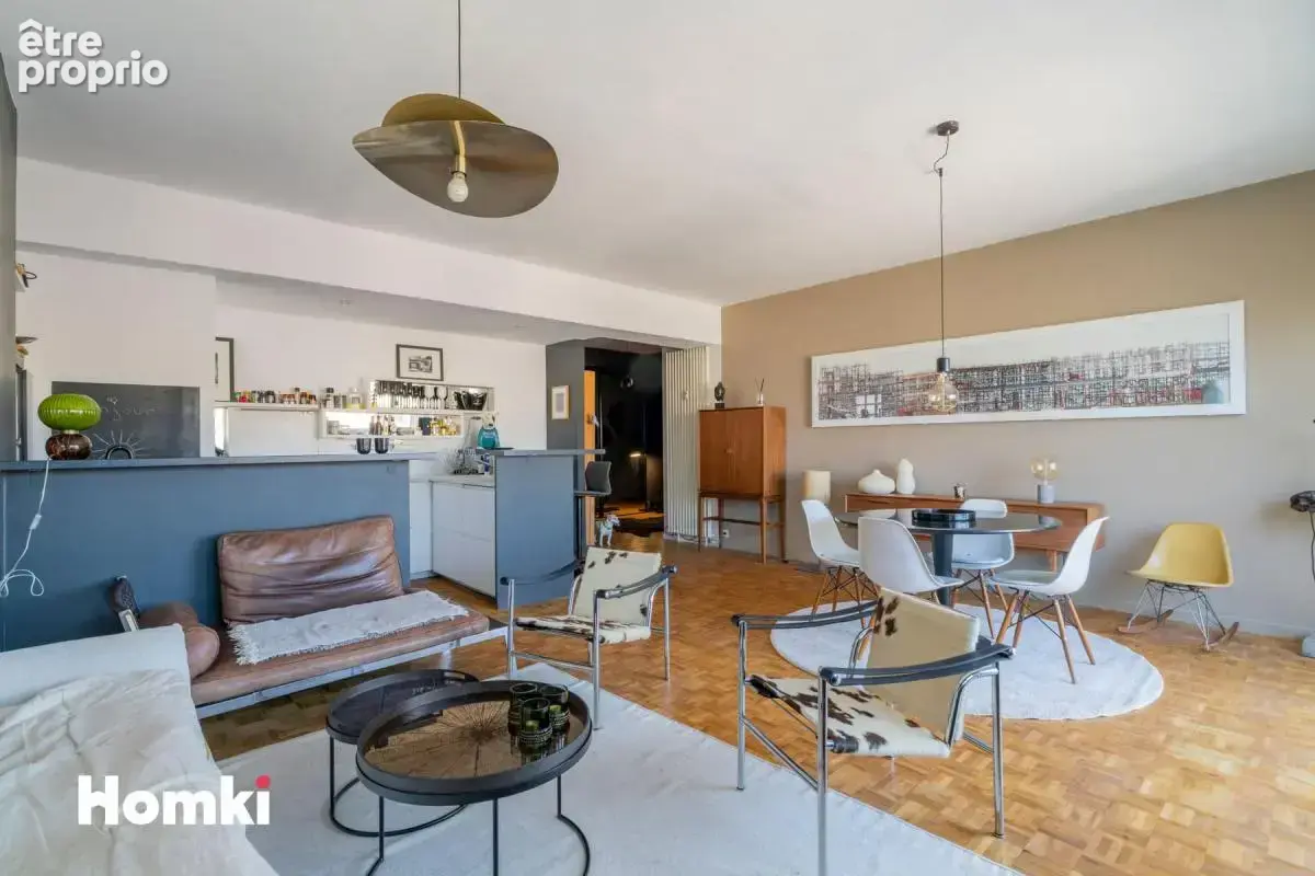 Appartement T3 de 98 m² à Marseille 13006, Rue de Village - photo 4