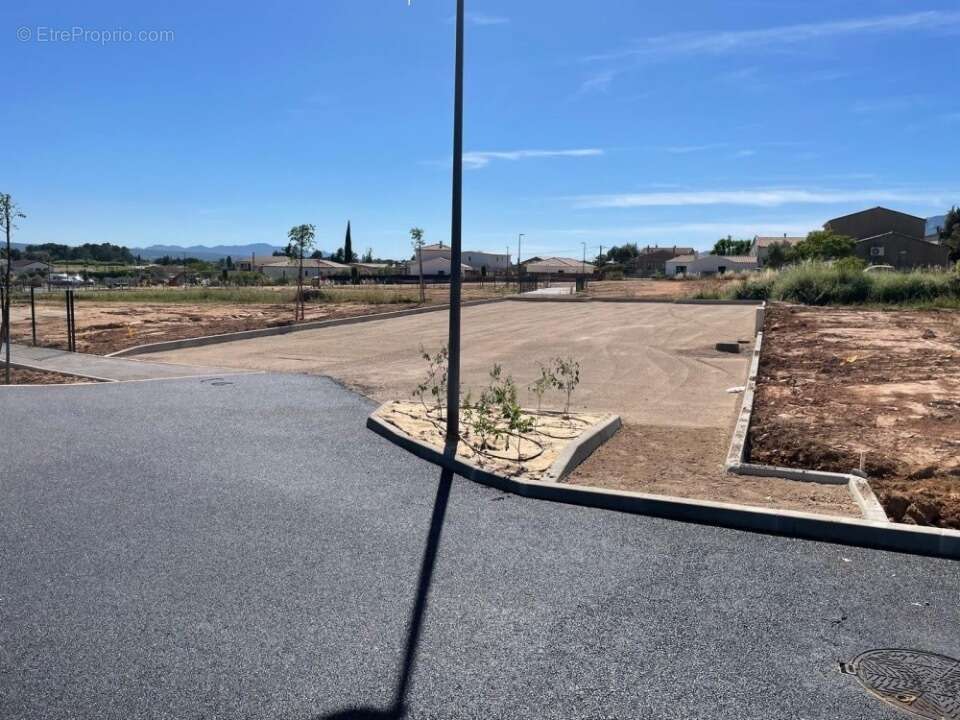 Terrain à POURRIERES