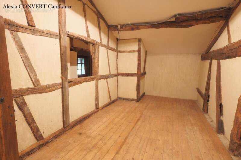 Maison à MONTREVEL-EN-BRESSE