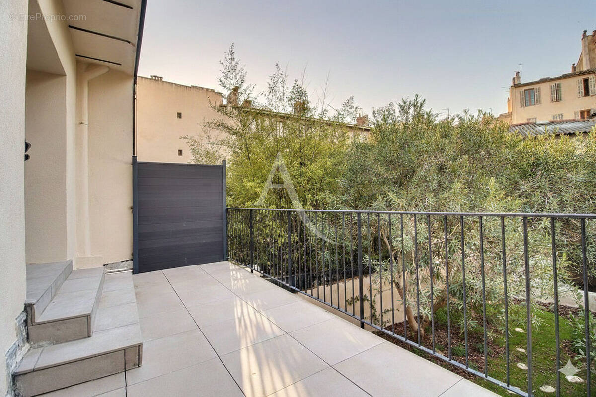 Appartement à MARSEILLE-6E