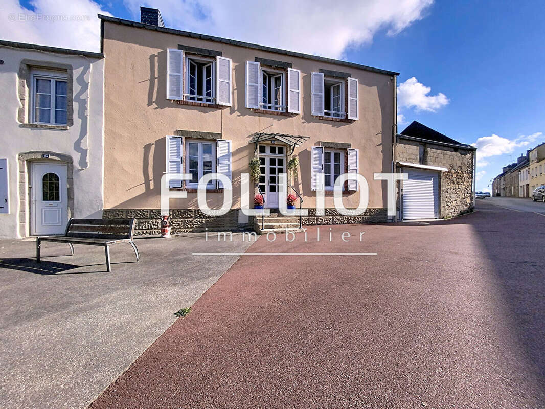 Maison à BRICQUEBEC