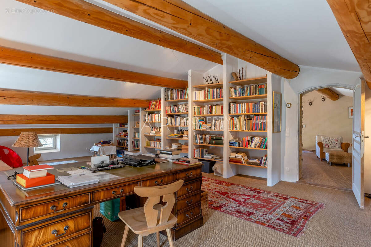 bibliothèque bureau  - Maison à BONNIEUX