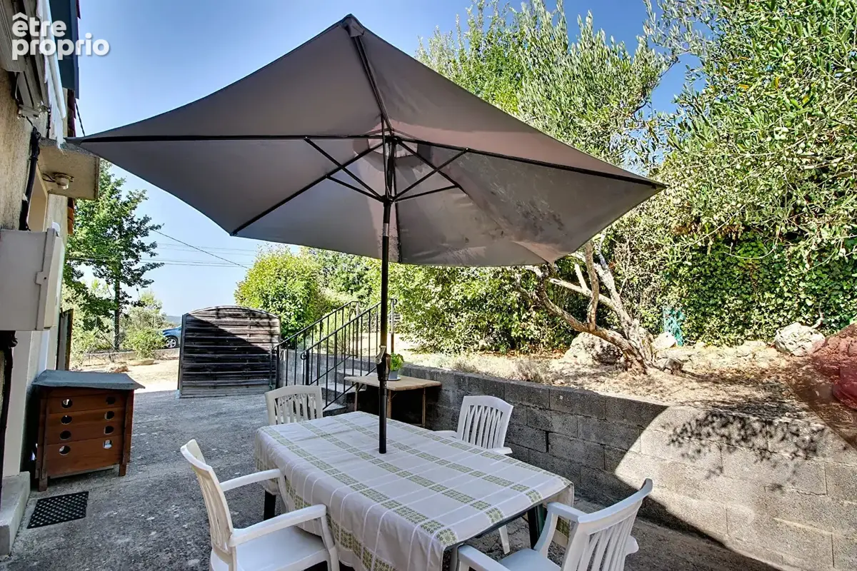 A VENDRE EN EXCLUSIVITÉ !  A SAINT-ANTONIN DU VAR - Maison de plain-pied de 82m² + garage  sur un terrain de 2300 m² - photo 9