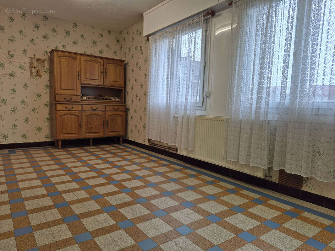 Maison à DOUCHY-LES-MINES