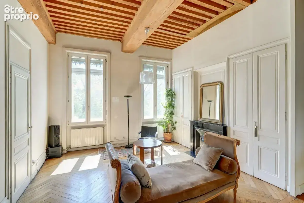 Appartement charmant type T3/T4 de 98 m2 avec une jolie vue dégagée et sans vis à vis à Caluire et cuire - photo 3