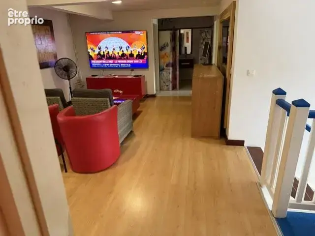 Villa 310 m² divisée en deux appartements Piscine et vue dégagée — Terrain de 1 076 m² - photo 29