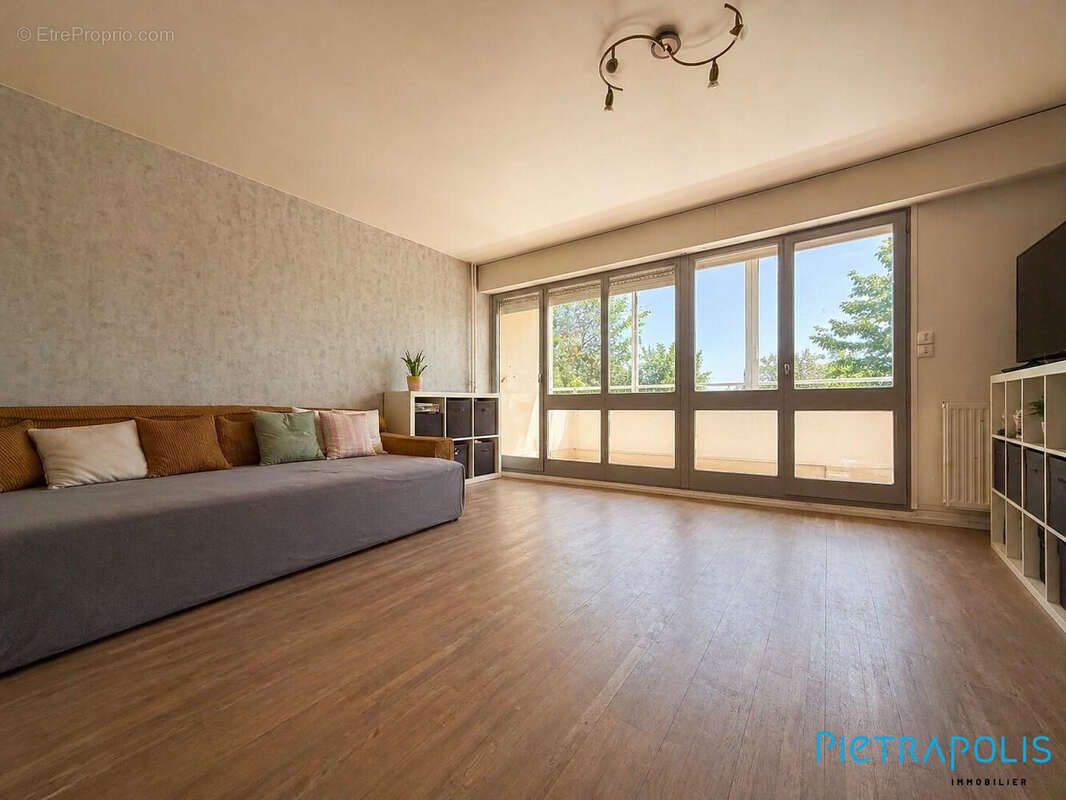 Appartement à RILLIEUX-LA-PAPE