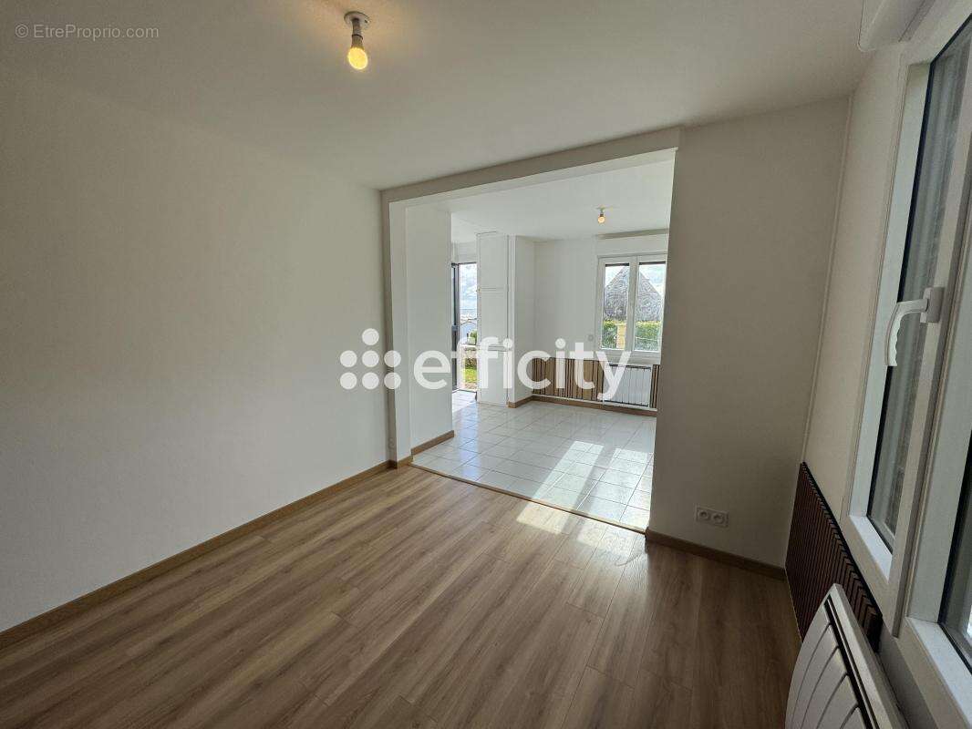 Maison 37 m² à Saint-Come-De-Fresne  - photo 9