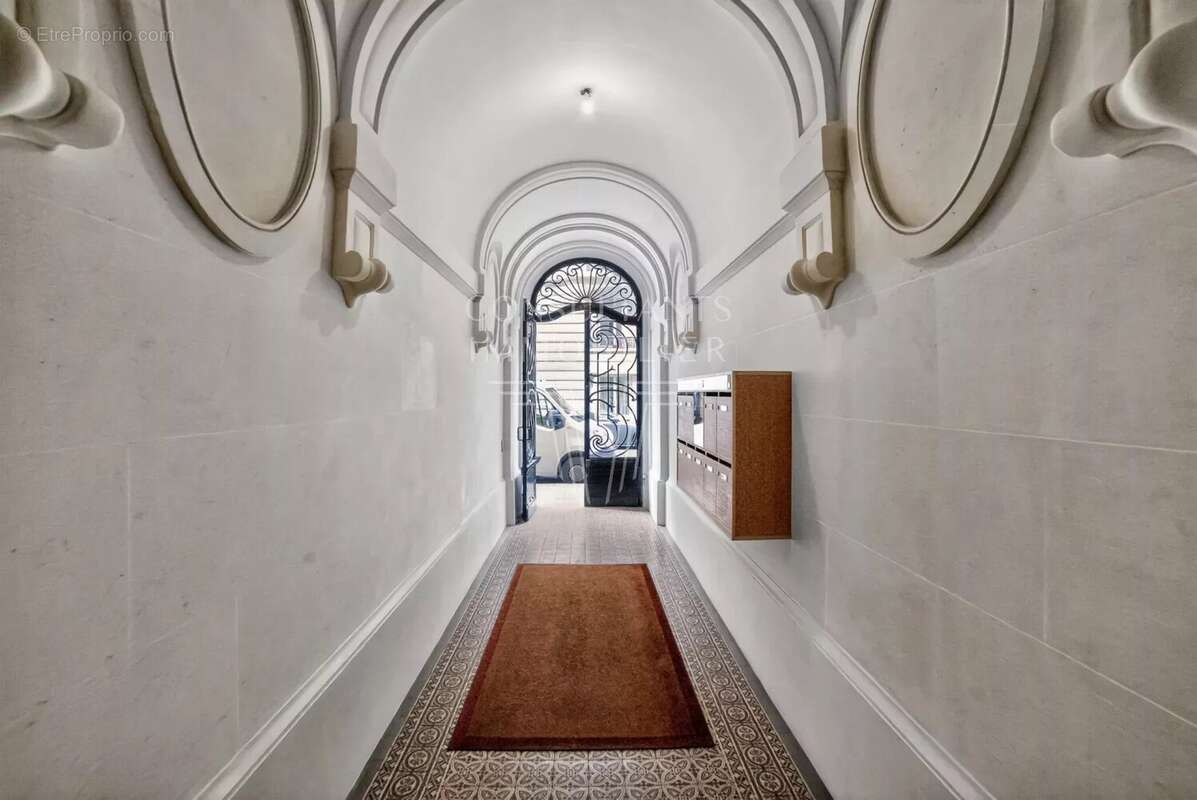 Appartement à PARIS-17E