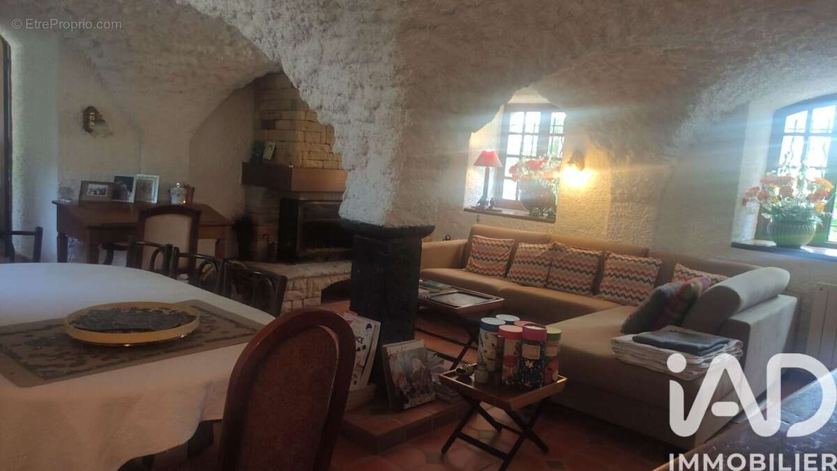 Maison 132 m² à Quet-En-Beaumont  - photo 4