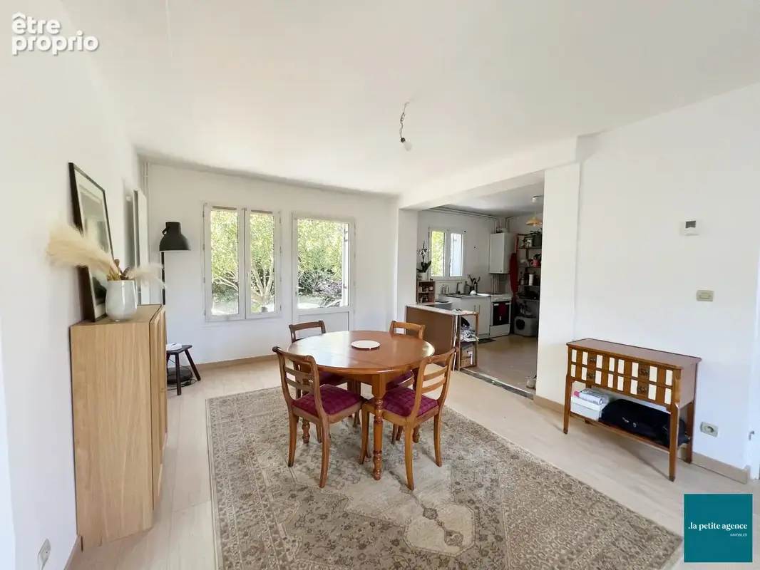 Maison 85 m² à Saint-Germain-La-Blanche-Herbe  - photo 3