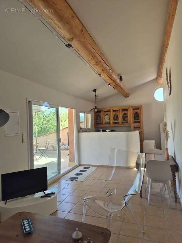 Maison à GORDES
