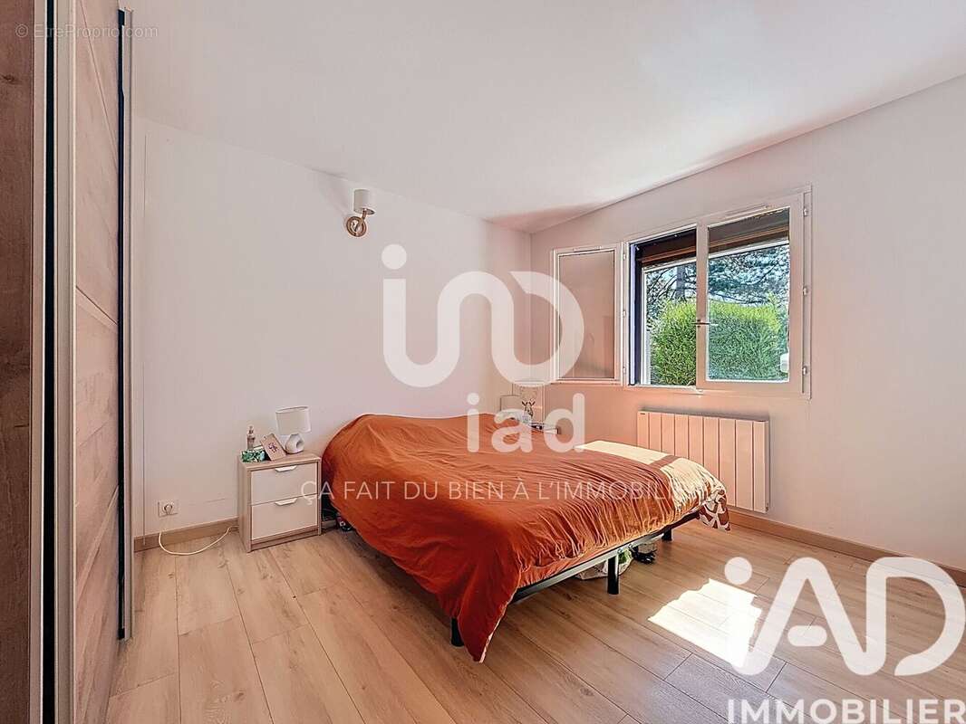 Photo 8 - Maison à SAINTRY-SUR-SEINE