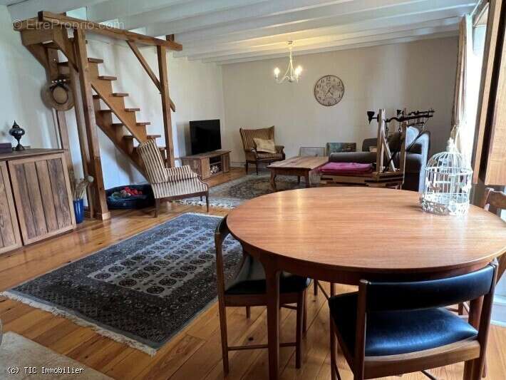 Maison à CELLEFROUIN