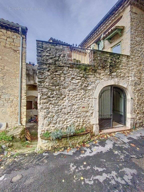 Appartement à MARUEJOLS-LES-GARDON