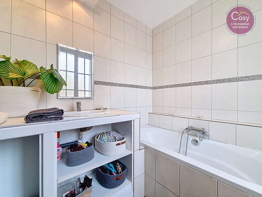 Maison à VIC-SUR-AISNE