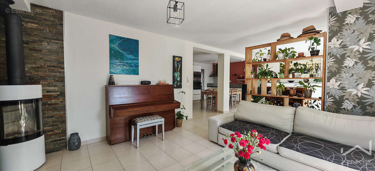 À Cintré, grande maison à vendre 333000 € - photo 4