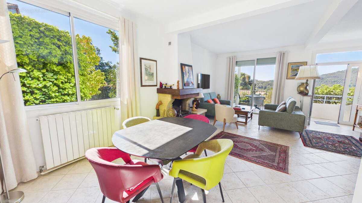 Maison à CARQUEIRANNE