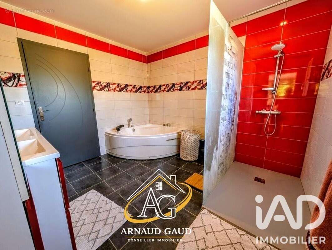 Maison 145 m² à Septfonds  - photo 4