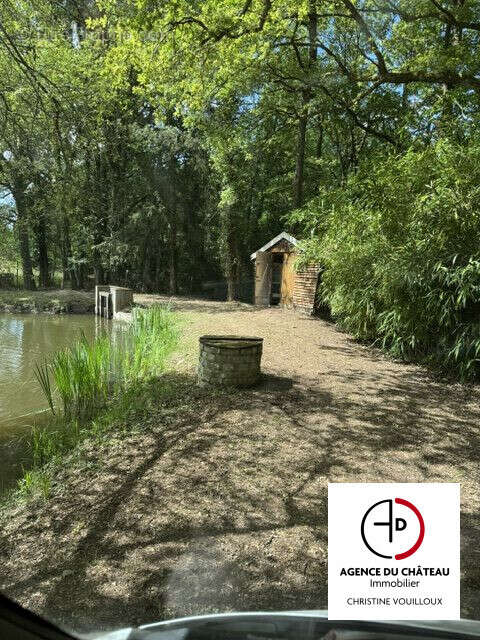 Terrain 5016 m² à Les Bordes  - photo 4