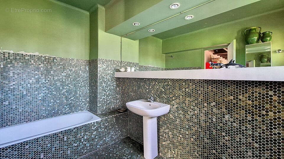 Maison à NEBIAN
