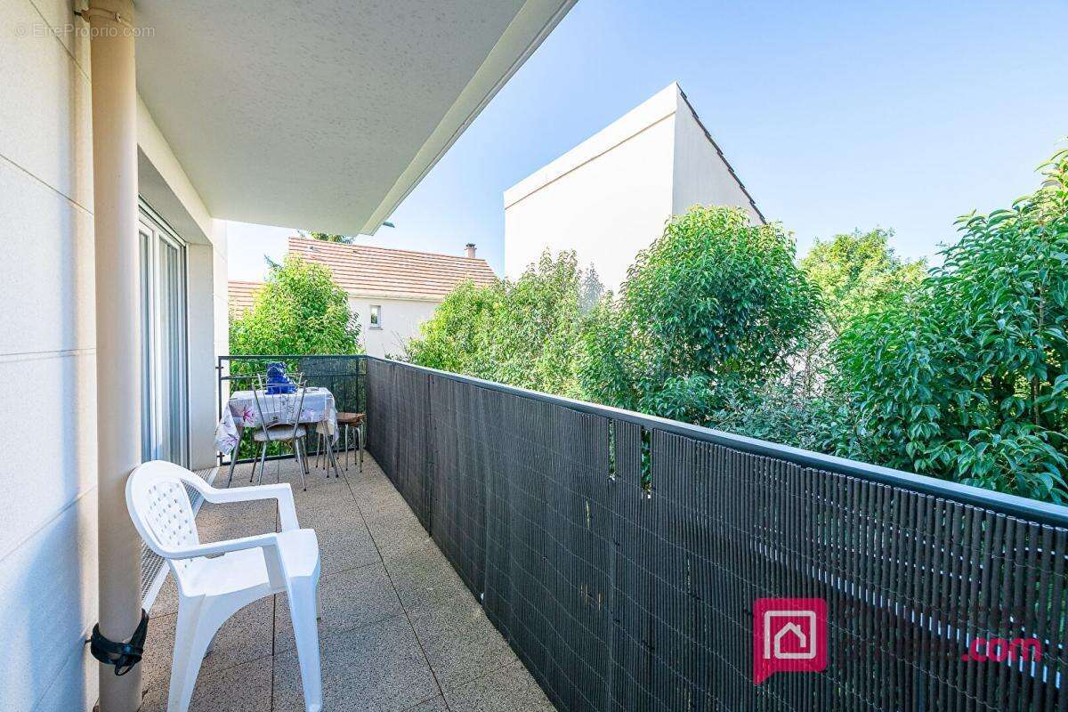 Appartement à BRIE-COMTE-ROBERT