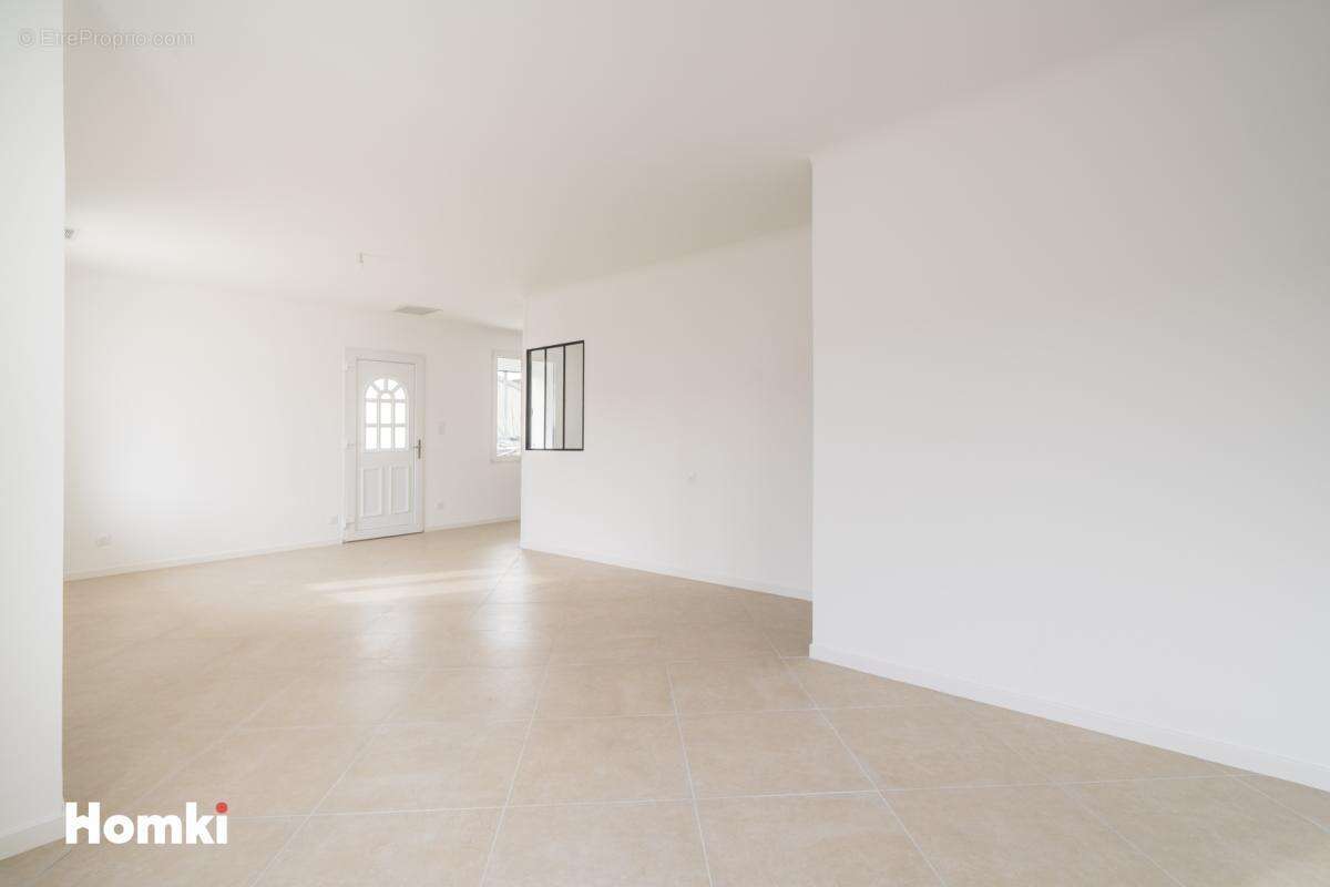 Maison à MONTELIMAR