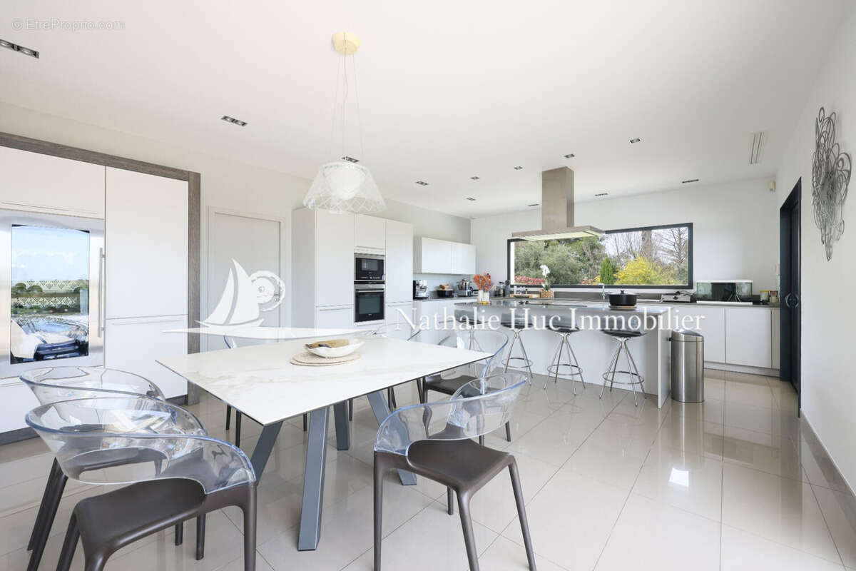 Maison 297 m² à Perpignan  - photo 5