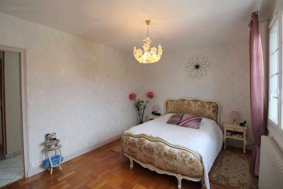 Maison à IVRY-LA-BATAILLE