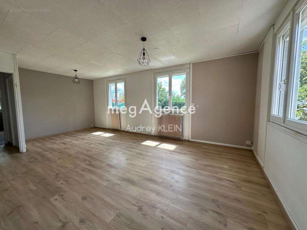 Maison sur sous sol total et son terrain de 671m2 - photo 8
