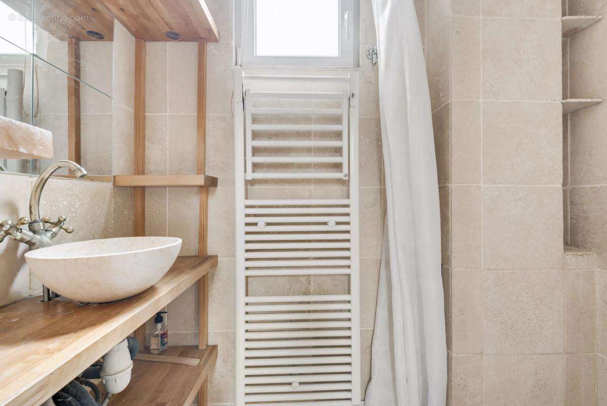 Appartement à PARIS-11E