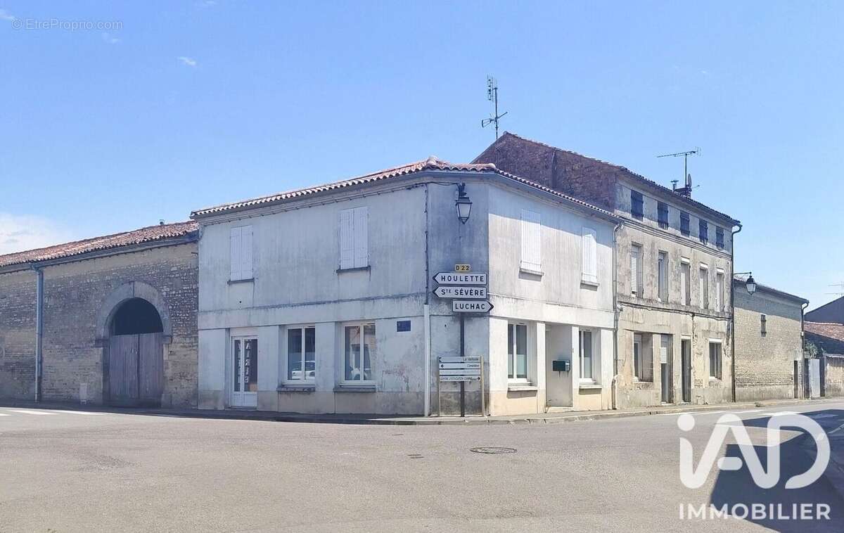 Maison 208 m² à Reparsac  - photo 4