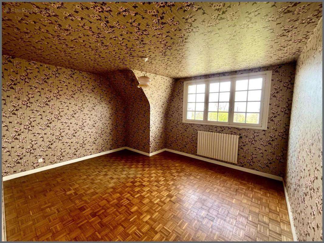 Maison à PLONEVEZ-PORZAY