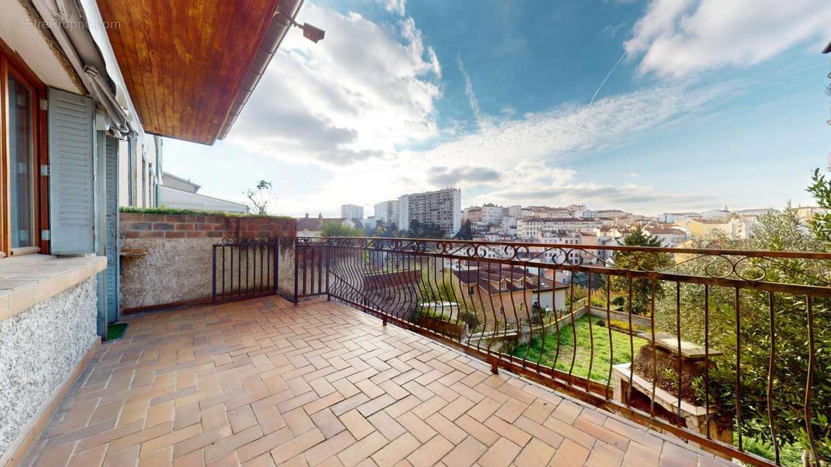 Appartement à CALUIRE-ET-CUIRE